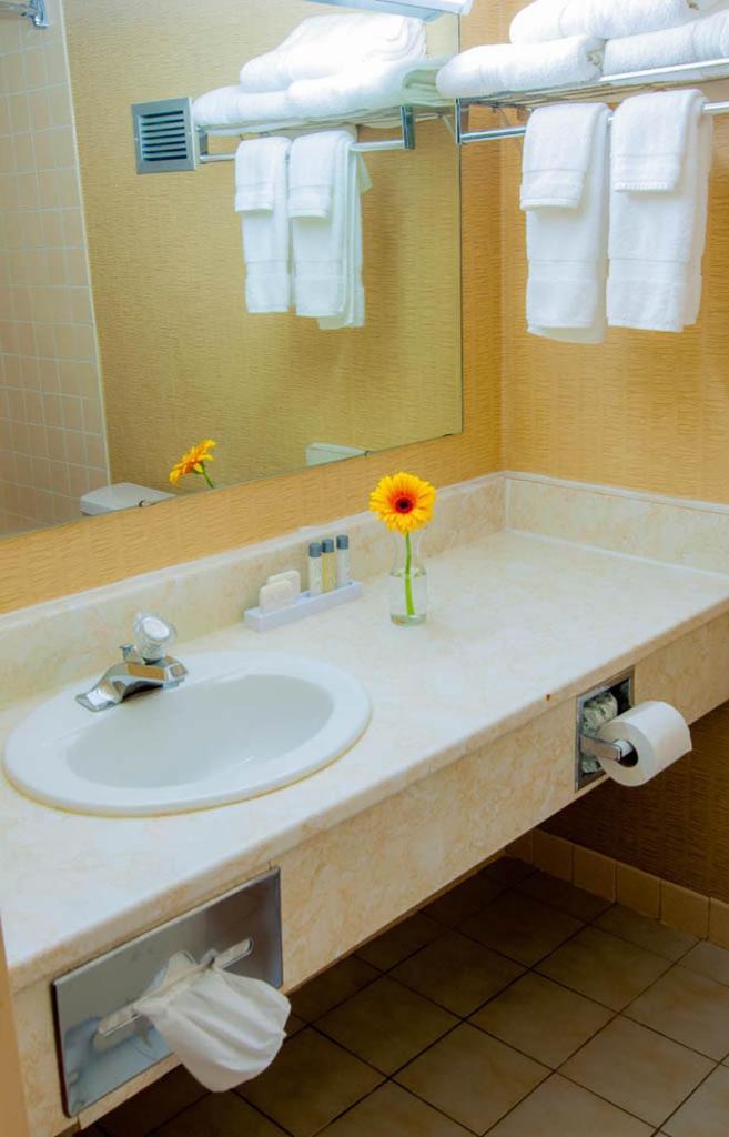 Newark Garden Finger Lakes Hotel Extérieur photo